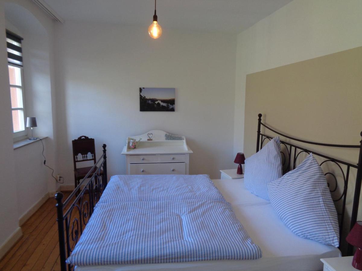 Ferienwohnung Altes Pfarrhaus Mit Flair Und Moselblick 布劳讷贝格 外观 照片
