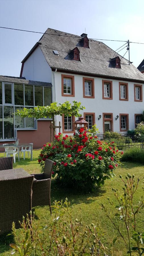 Ferienwohnung Altes Pfarrhaus Mit Flair Und Moselblick 布劳讷贝格 外观 照片
