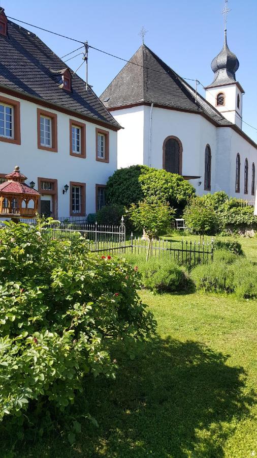 Ferienwohnung Altes Pfarrhaus Mit Flair Und Moselblick 布劳讷贝格 外观 照片
