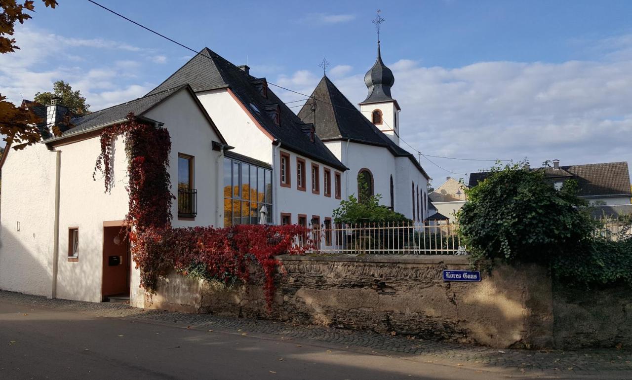 Ferienwohnung Altes Pfarrhaus Mit Flair Und Moselblick 布劳讷贝格 外观 照片
